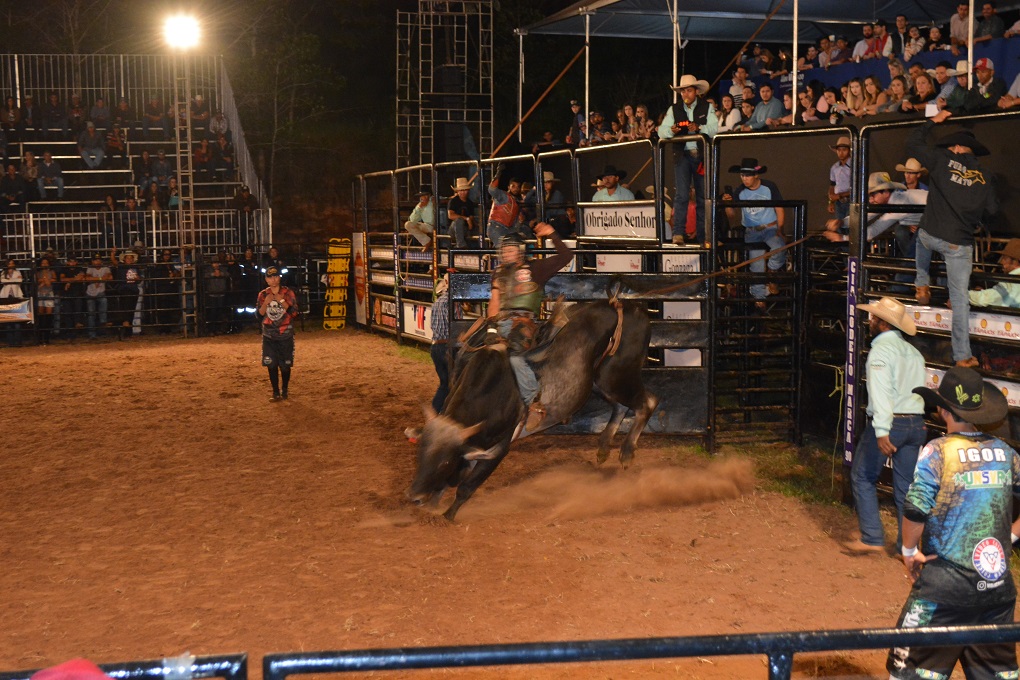 Montria Rodeio Vídeo - Confira as 5 melhores montarias da 2ª noite de rodeio da 41ª ...
